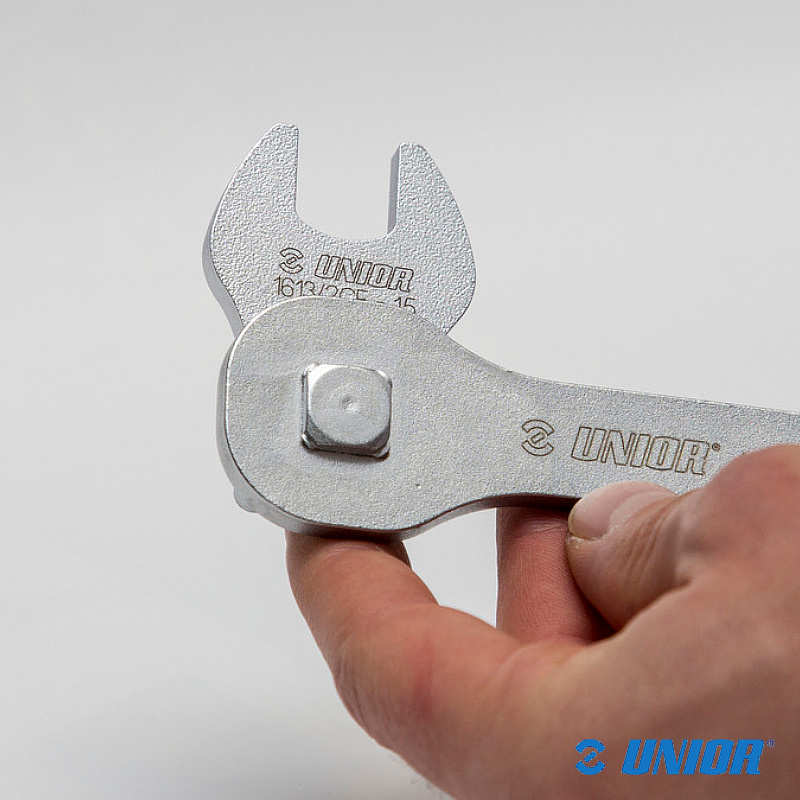 Klucz do pedałów UNR-1613/2CF 15mm;p/trzpień 1/2″