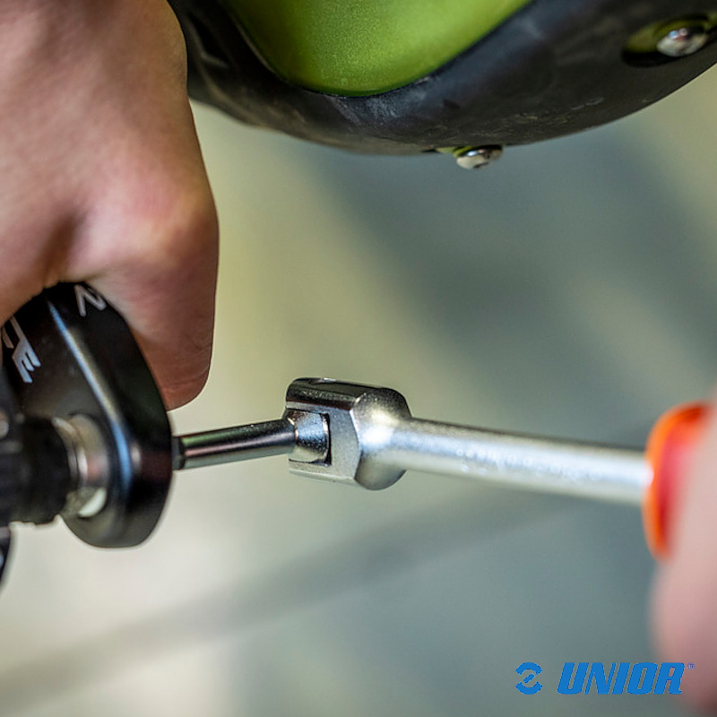 Klucz do pedałów UNR-1613S/1BI imbus 6mm