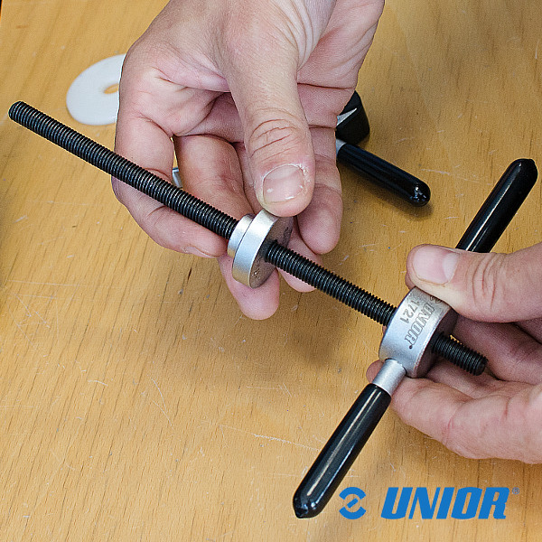 Przyrząd UNR-1721 d/wciskania łożysk