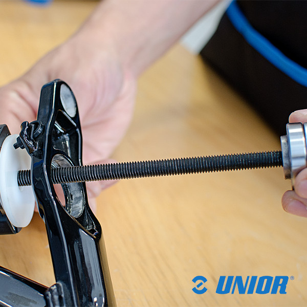 Przyrząd UNR-1721 d/wciskania łożysk