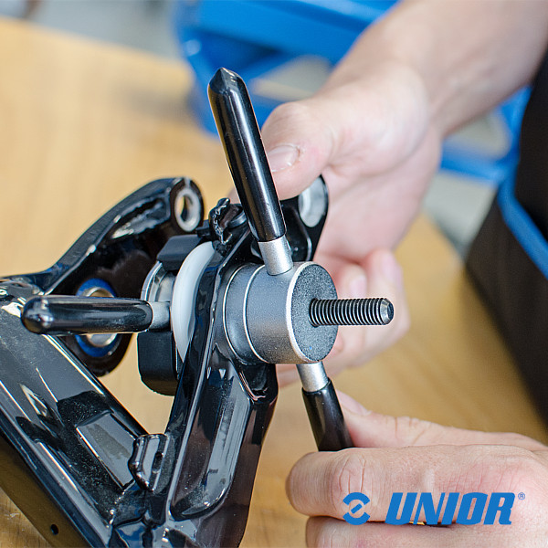 Przyrząd UNR-1721 d/wciskania łożysk