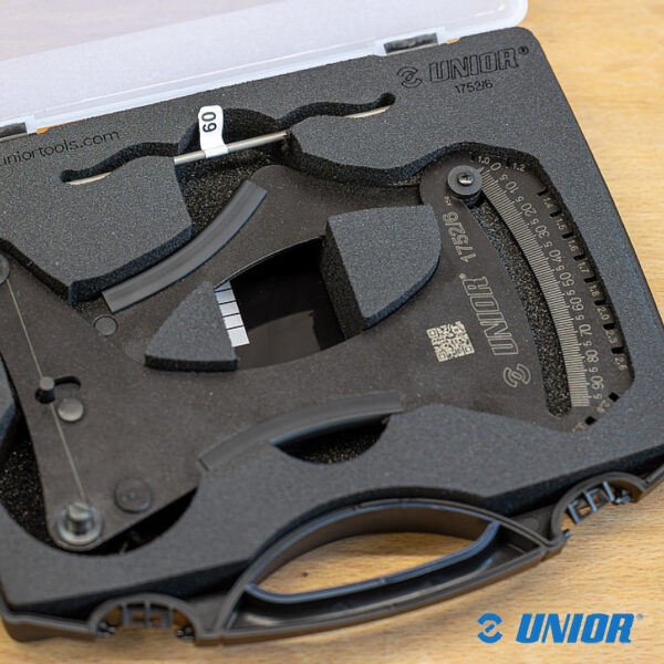 Przyrząd UNR-1752/6 d/pomiaru naprężenia szprych