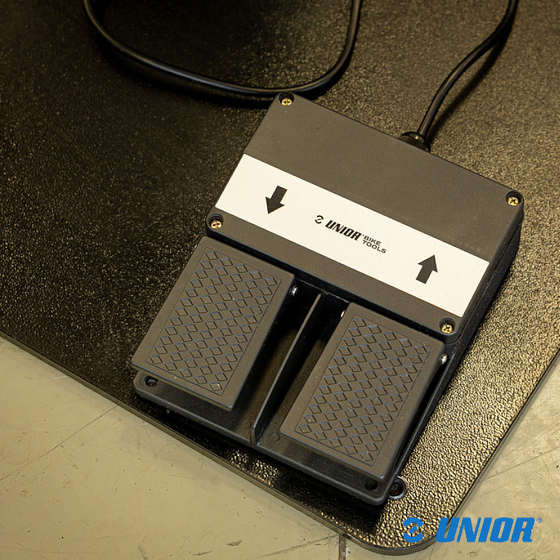 Stojak serw. UNR-1693EL 2.0 Elektryczny;Podstawa