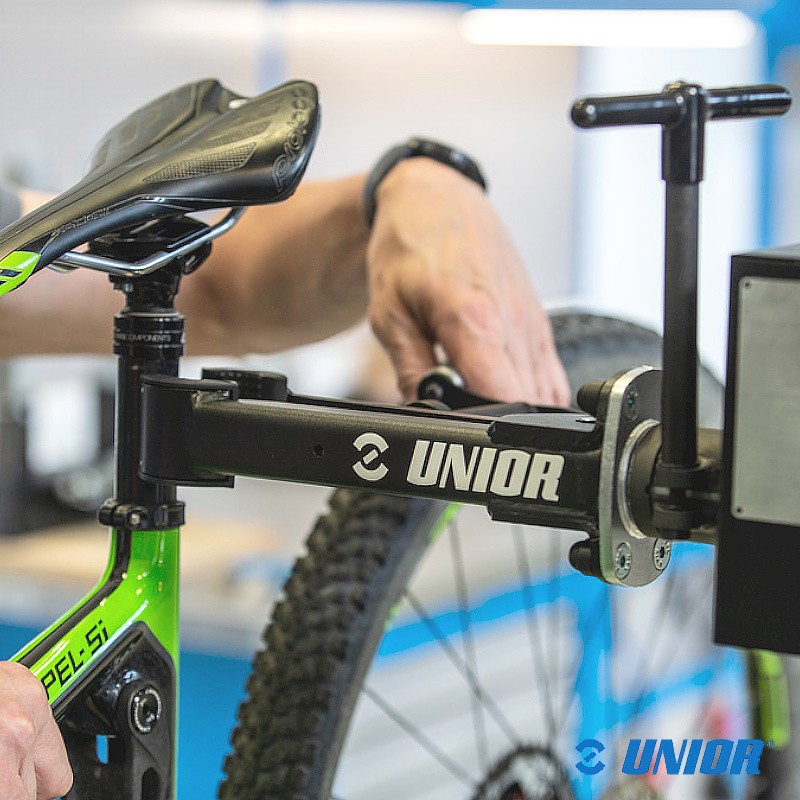 Szczęki UNR-1693.1M d/Stojaków;z/Korbą