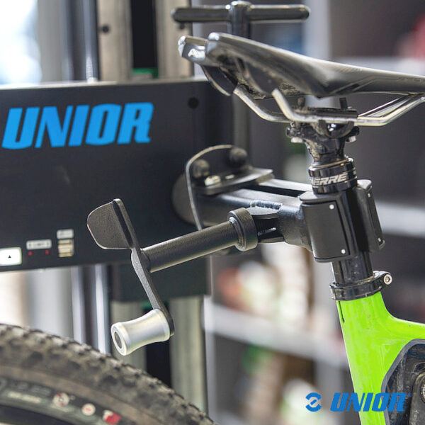 Szczęki UNR-1693.1M d/Stojaków;z/Korbą