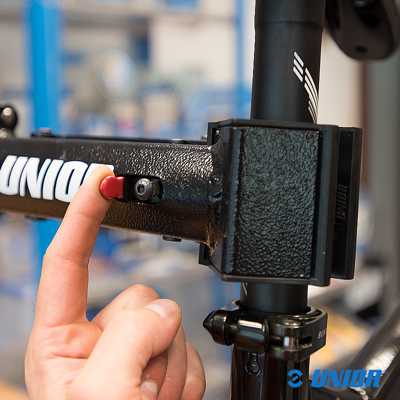 Szczęki UNR-1693.1Q d/Stojaków;z/Mech.QC-QR